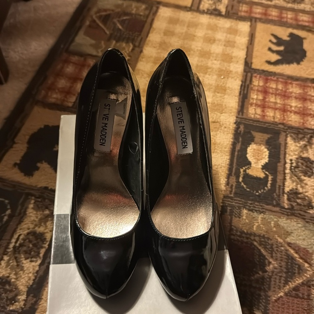 Steve Madden shoes never worn size 7